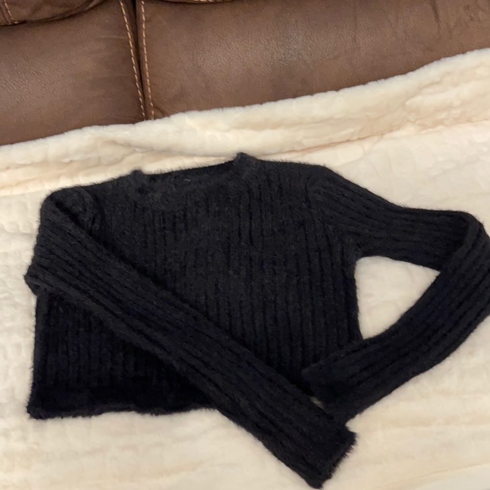 VENTI. Size 6. Color black